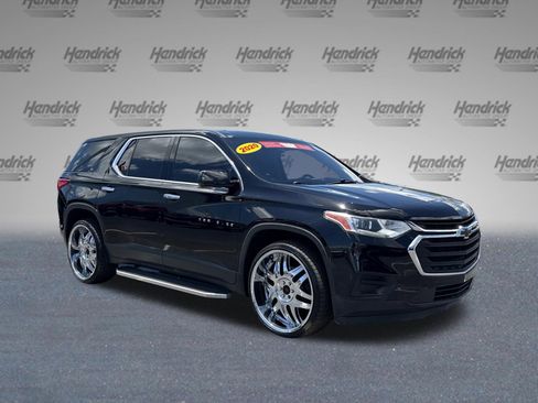 Used 2020 Chevrolet Traverse LS FWD image 2