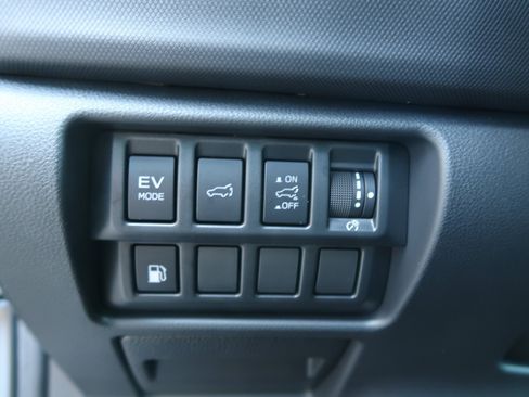 Used 2026 Subaru Forester Premium AWD/4WD image 17