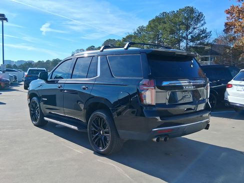 Used 2021 Chevrolet Tahoe Premier w/ Premium Package image 3