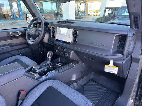 New 2025 Ford Bronco 2-Door w/ Sasquatch Package image 27