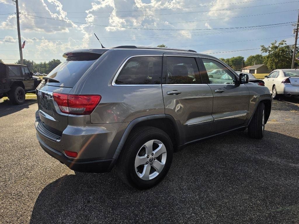 Used 2012 Jeep Grand Cherokee Laredo AWD/4WD image 4