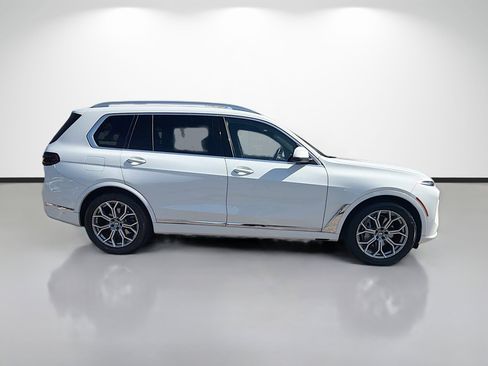 Used 2023 BMW X7 xDrive40i w/ Premium Package image 2