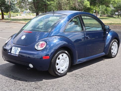Used 2003 Volkswagen Beetle GL FWD image 4