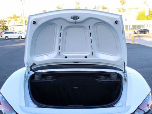 Used 2018 Porsche 718 Boxster RWD image 38