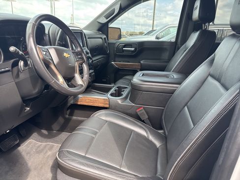 Used 2019 Chevrolet Silverado 1500 High Country w/ Technology Package image 8