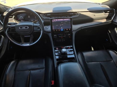 Used 2022 Jeep Grand Cherokee Overland w/ Luxury Tech Group IV AWD/4WD image 13