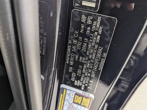 Used 2023 Kia Forte LXS w/ LXS Technology Package FWD image 25