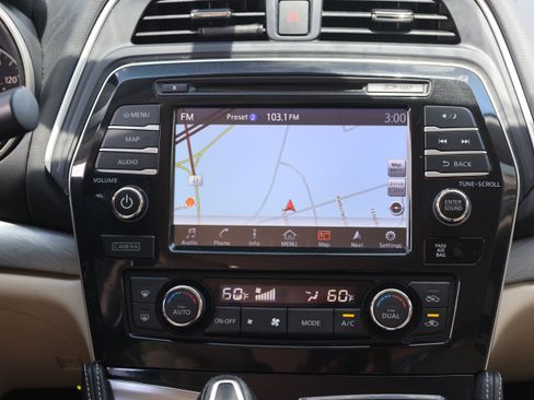 Used 2017 Nissan Maxima 3.5 SV FWD image 8