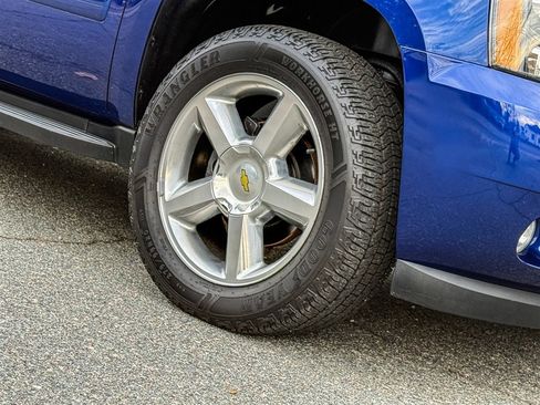 Used 2013 Chevrolet Avalanche LTZ image 28