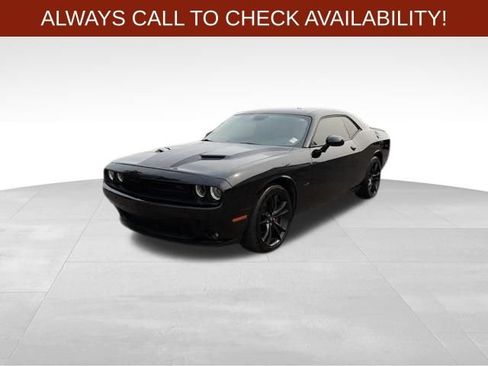 Used 2018 Dodge Challenger R/T Plus RWD image 3