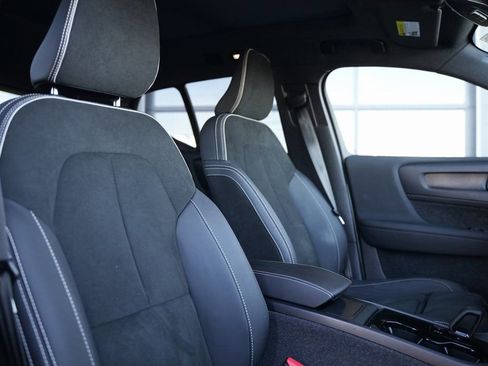 Used 2023 Volvo XC40 Recharge Ultimate image 56