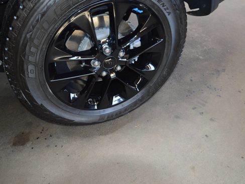 Used 2023 Jeep Wrangler Unlimited Sahara w/ Cold Weather Group image 24