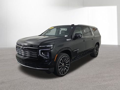 Used 2025 Chevrolet Suburban High Country AWD/4WD image 47