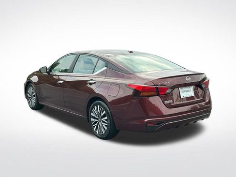 Used 2024 Nissan Altima 2.5 SV FWD image 4