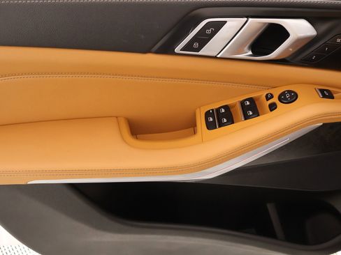 Used 2023 BMW X5 xDrive40i w/ M Sport Package image 17