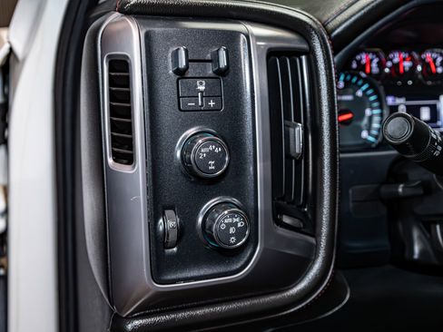 Used 2018 GMC Sierra 1500 SLT image 18