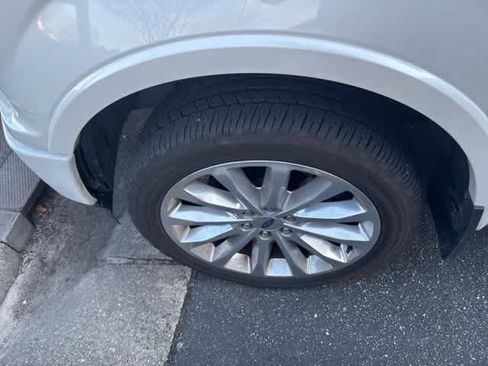 Used 2019 Ford F150 Limited w/ Trailer Tow Package image 8