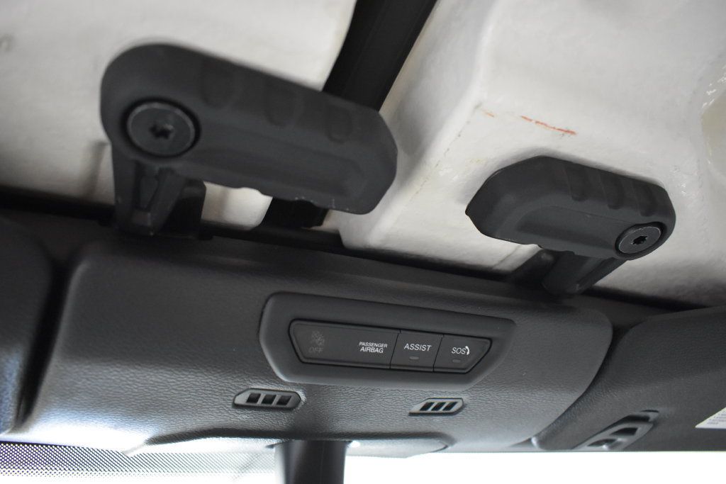 Used 2022 Jeep Wrangler Unlimited Sahara AWD/4WD image 30