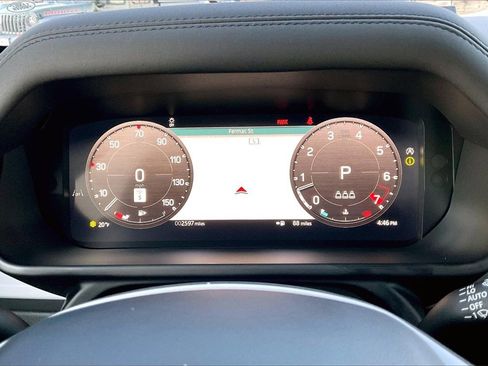 Used 2025 Land Rover Defender 110 S image 12