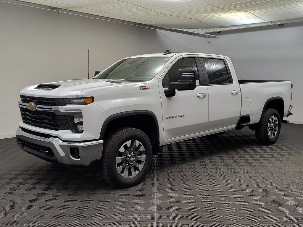 Used 2026 Chevrolet Silverado 3500 LT AWD/4WD image 1