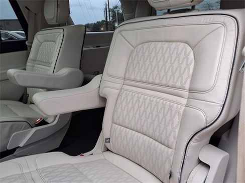 Used 2020 Lincoln Navigator Black Label w/ Cargo Convenience Package image 10