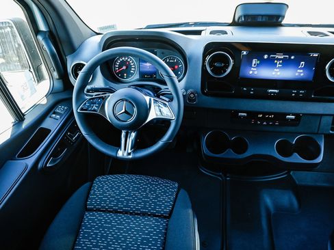 New 2026 Mercedes-Benz Sprinter 2500 image 13