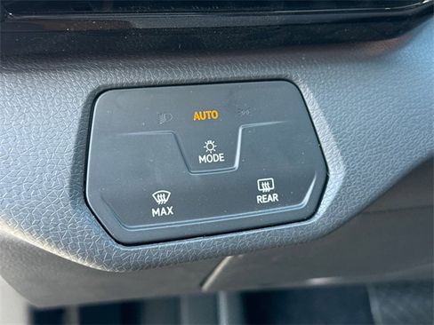 New 2025 Volkswagen ID.4 Pro image 39