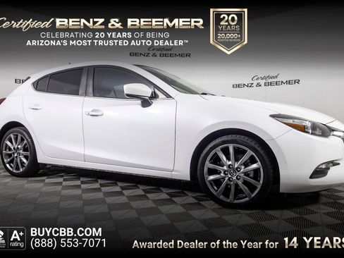 Used 2018 MAZDA MAZDA3 Touring FWD image 1