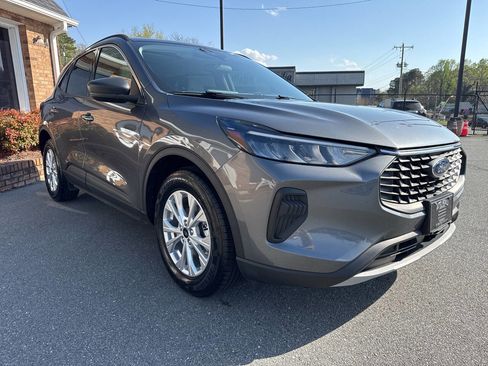 Used 2023 Ford Escape Active w/ Tech Pack #1 image 6