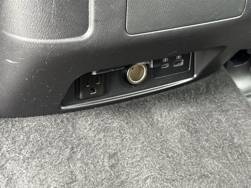 Used 2023 Nissan Armada Platinum w/ Captain's Chairs Package image 15