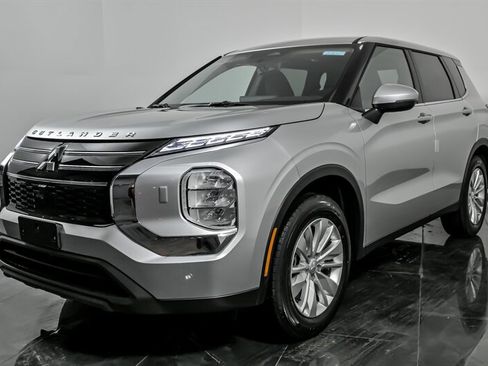 New 2026 Mitsubishi Outlander ES image 5