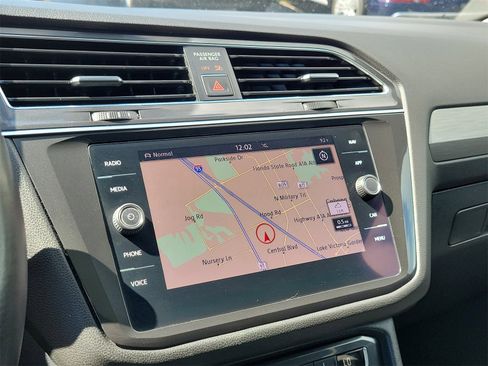 Used 2018 Volkswagen Tiguan SEL image 20