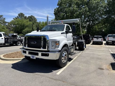 New 2026 Ford F750 2WD Regular Cab Super Duty image 4