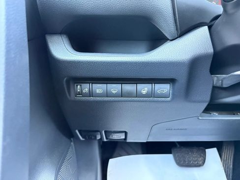 Used 2019 Toyota RAV4 XLE w/ Convenience Package AWD/4WD image 27
