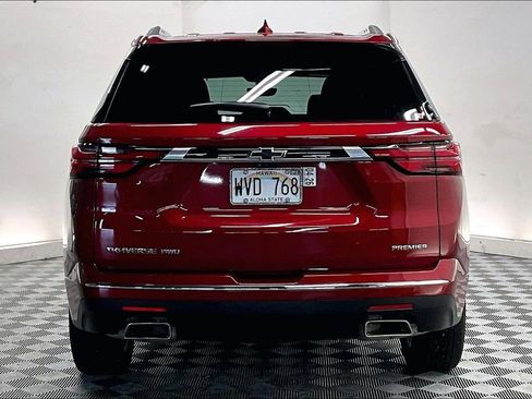 Used 2023 Chevrolet Traverse Premier AWD/4WD image 3