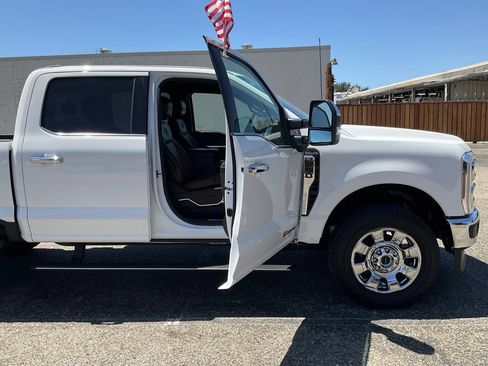 Used 2025 Ford F250 King Ranch w/ Chrome Package AWD/4WD image 35