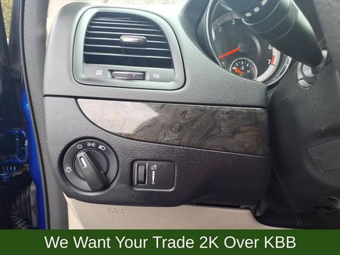 Used 2018 Dodge Grand Caravan SE w/ UConnect Hands-Free Group image 29