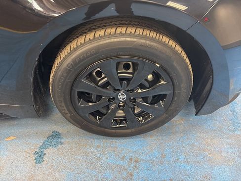 Used 2025 Toyota Corolla LE image 3