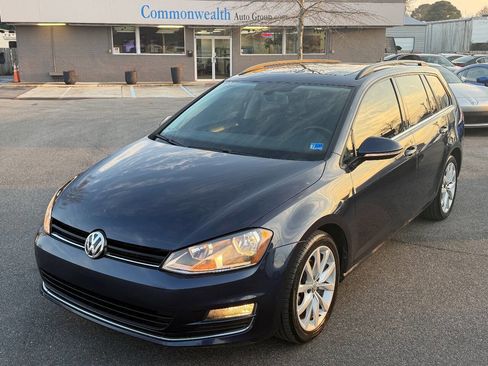 Used 2017 Volkswagen Golf SE image 12