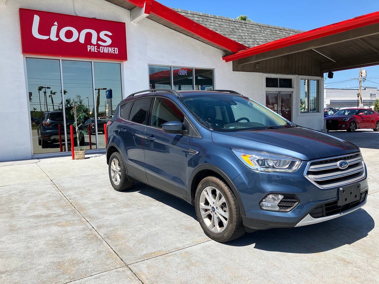 Used 2018 Ford Escape SEL w/ Ford Safe & Smart Package AWD/4WD image 3