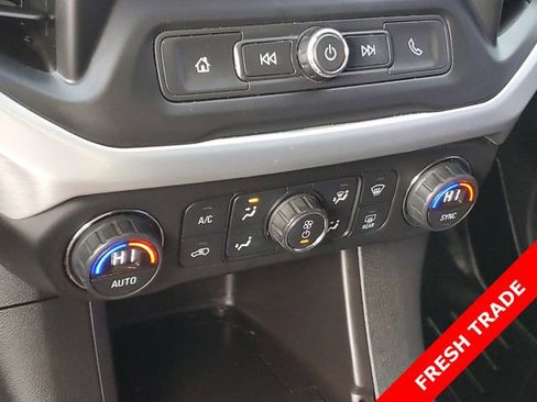 Used 2017 GMC Acadia SLE image 19