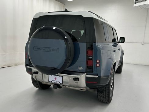 Used 2023 Land Rover Defender 110 SE image 6