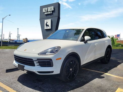 Used 2021 Porsche Cayenne AWD/4WD image 1