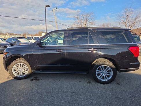 Certified 2024 Ford Expedition XLT image 8