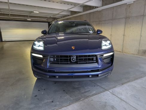 Used 2025 Porsche Macan image 12