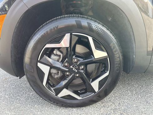 Certified 2025 Kia Seltos EX w/ EX Sunroof Package AWD/4WD image 9