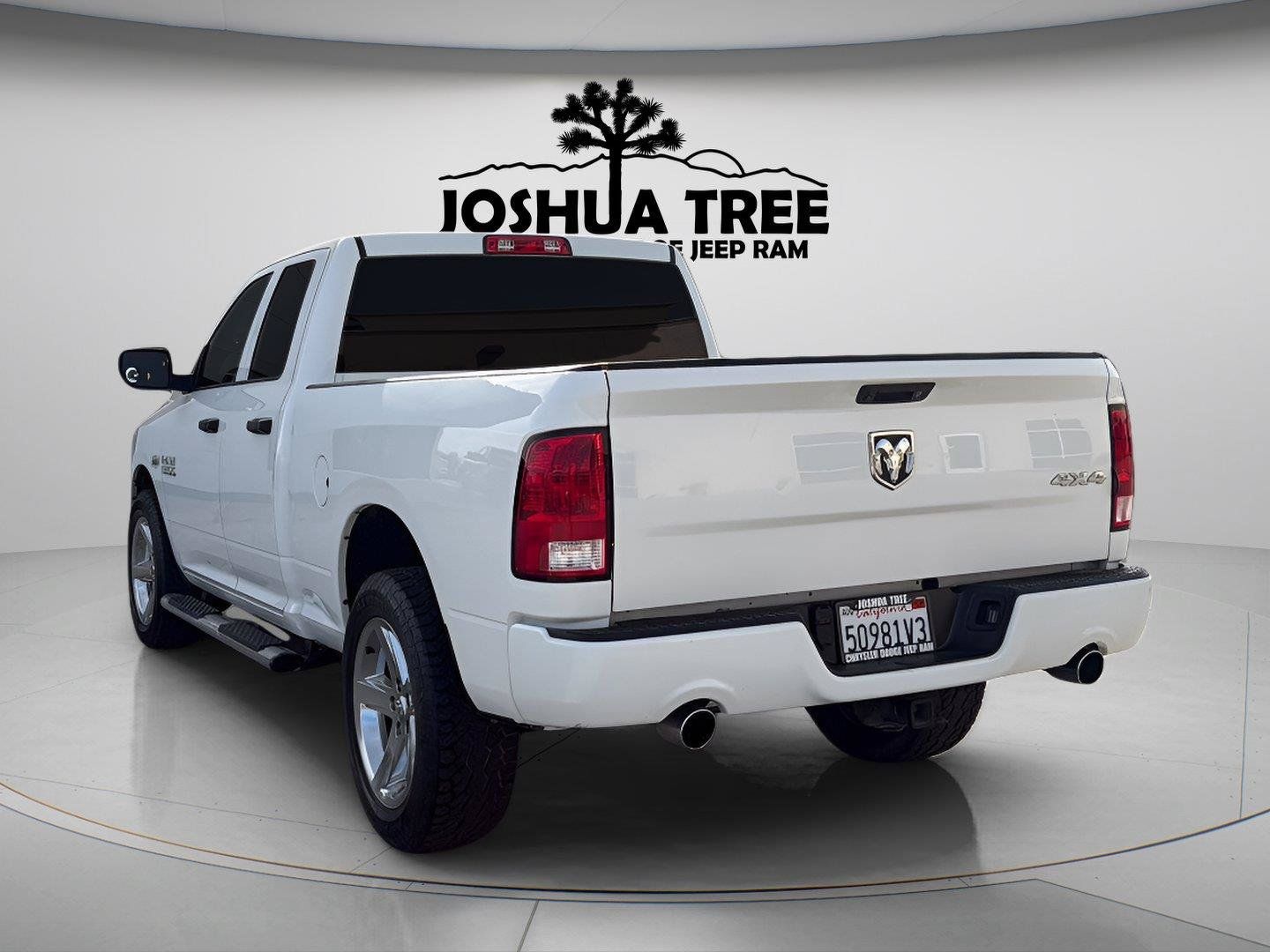 Used 2018 RAM 1500 Express w/ Express Value Package AWD/4WD image 9