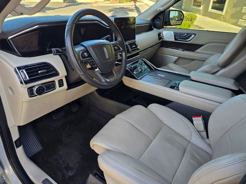 Used 2020 Lincoln Navigator Reserve w/ Equipment Group 208A Reserve RWD image 9