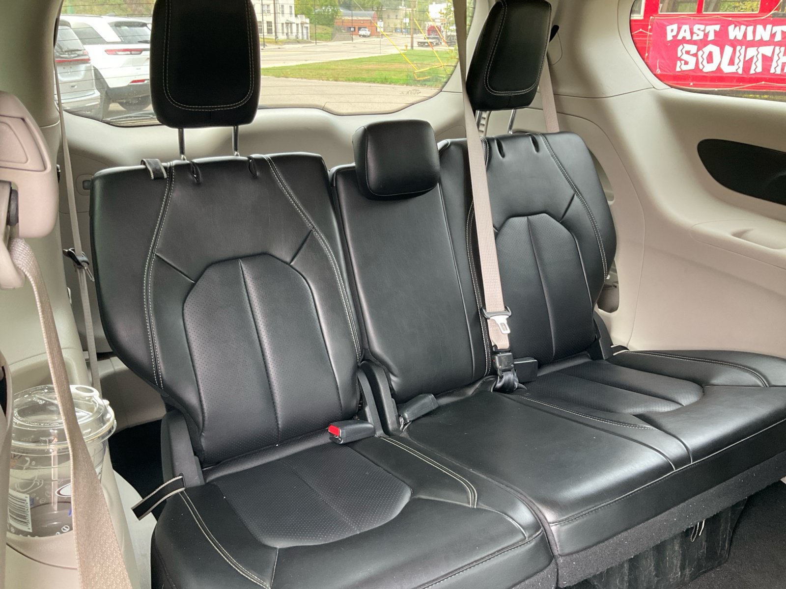 Used 2024 Chrysler Pacifica Touring-L FWD image 20
