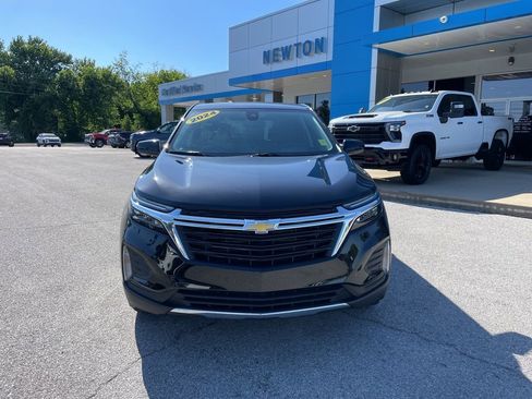 Used 2024 Chevrolet Equinox LT w/ LPO, Floor Liner Package FWD image 2